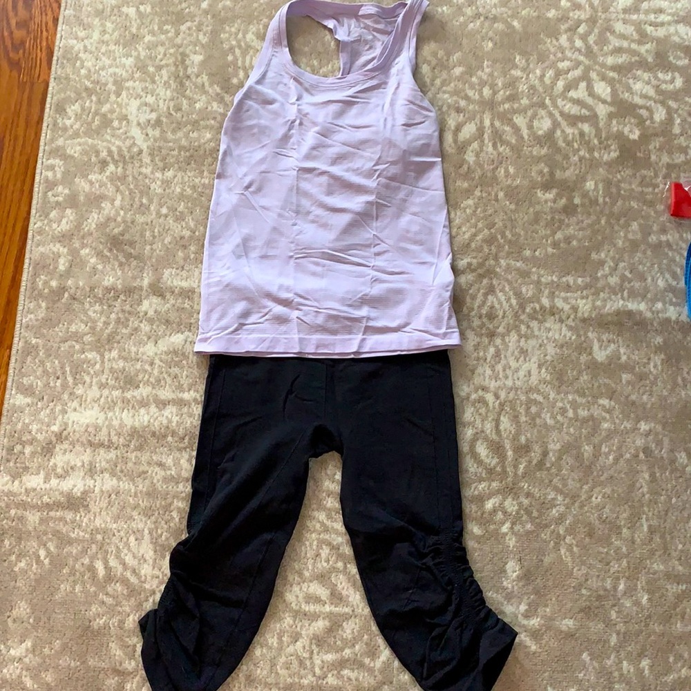 Grey lululemon cropped leggings